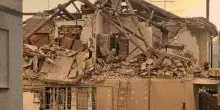 Porto Sant&rsquo;Elpidio, crolla una palazzina nella notte: un morto e una dispersa. Un ragazzo estratto vivo