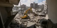Iran, gli Usa valutano di dirottare i beni congelati di Teheran per risarcire gli Stati del Golfo. Nuovi attacchi israeliani nel Sud del Libano