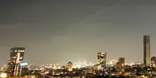 Iran e Israele tornano a bombardarsi a vicenda. Netanyahu: &ldquo;Colpiti obiettivi militari&rdquo;. Houthi: &ldquo;Mar Rosso chiuso alle navi di Tel Aviv&rdquo;