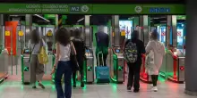 &ldquo;Molestie per un passeggero su tre&rdquo;, un&rsquo;indagine della Statale di Milano fotografa la &ldquo;paura&rdquo; su metro, treni e autobus