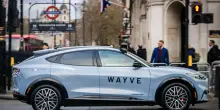 Robotaxi a Londra entro pochi mesi. Uber accelera sulla guida autonoma