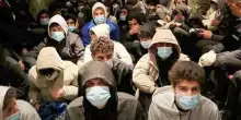 Trecento migranti curdi sequestrati e torturati in Libia per mesi: &ldquo;I miliziani minacciavano di asportarci i reni&rdquo;. L&rsquo;inchiesta della Bbc