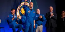 Luca Parmitano sar&agrave; il pilota della missione Artemis III per riportare l&rsquo;uomo sulla Luna: &ldquo;Onorato, l&rsquo;Italia la mia rampa di lancio&rdquo;