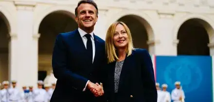 Macron annuncia il primo vertice bilaterale con Meloni: si terr&agrave; il 25 giugno ad Antibes e ci saranno 9 ministri