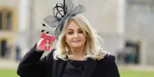 Bonnie Tyler &egrave; uscita dal coma, ma le sue condizioni sono &ldquo;molto critiche&rdquo; dopo un intervento d&rsquo;urgenza. Paura per la cantante di &ldquo;Total Eclipse of the Heart&rdquo;