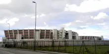&ldquo;Violate le norme su salute e sicurezza&rdquo;: sequestrate sette sezioni del carcere di Firenze. I detenuti saranno trasferiti