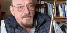 &ldquo;Il giorno in cui dovessi far scrivere una canzone all&rsquo;AI sar&agrave; la fine. Firenze e Venezia? Non ne posso pi&ugrave; delle citt&agrave; invase dalle masse dei turisti, si deve lottare per mezzo metro di spazio&rdquo;: parla Ian Anderson dei Jethro Tull