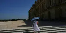 Caldo estremo in Francia, due bambini morti dopo essere rimasti chiusi in auto. Tredici persone annegate nel fine settimana