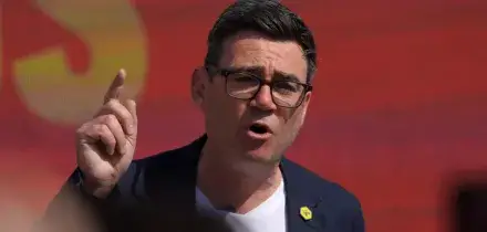 Chi &egrave; Andy Burnham, l&rsquo;anti-Farage: cos&igrave; il sindaco contrario alla Brexit vuole riconquistare la working class al Labour