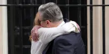 Regno Unito, Keir Starmer annuncia le dimissioni da primo ministro. Farage (Reform Uk) chiede le elezioni, ma &egrave; pronto Burnham