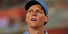 Sinner riparte dopo lo stop: debutto sull&rsquo;erba al &ldquo;Giorgio Armani Tennis Classic&rdquo; | Quando gioca e dove vederlo in tv e streaming
