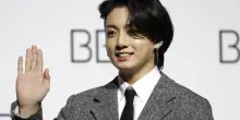 &ldquo;Ossessione estrema&rdquo;: una fan di Jung Kook dei BTS suona al campanello di casa sua per 133 volte. La donna viene condannata a un anno di carcere per stalking