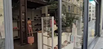 Il caldo estremo manda in tilt la rete elettrica, decine di blackout a Torino. Luci spente anche in alcuni quartieri di Milano