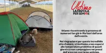 &ldquo;Vi invitiamo a non campeggiare con cos&igrave; largo anticipo&rdquo;: il team di Ultimo preoccupato. Le prime tende a Tor Vergata 10 giorni prima dell&rsquo;evento e in mezzo al caldo torrido