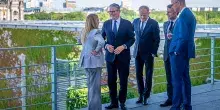 Il vertice dei leader E5: pi&ugrave; soldi per la difesa comune e sostegno a Kiev. Meloni: &ldquo;Rafforziamo la componente europea della Nato&rdquo;