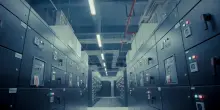 La crescita vertiginosa (e disordinata) dei data center per alimentare l&rsquo;intelligenza artificiale: richieste di potenza a 84 gigawatt. E la legge lombarda permette strutture nelle aree naturali
