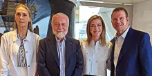 L&rsquo;ambasciatore Usa Fertitta: &ldquo;Mi piacerebbe molto possedere una squadra di calcio in Italia&rdquo;. L&rsquo;incontro in yacht con De Laurentiis