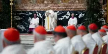 &ldquo;Ho bisogno del vostro appoggio: forte, esplicito e pubblico&rdquo;. L&rsquo;operazione di Papa Leone XIV con i cardinali per ricompattare la Chiesa