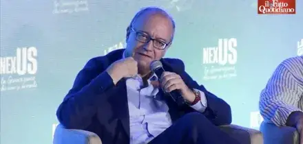 &ldquo;Ma che mi importa dei dinosauri. Meglio la storia della Grecia, di Roma e del Cristianeismo&rdquo;. Il ministro Valditara esalta il modello &ldquo;texano&rdquo; della Bibbia obbligatoria per la scuola italiana