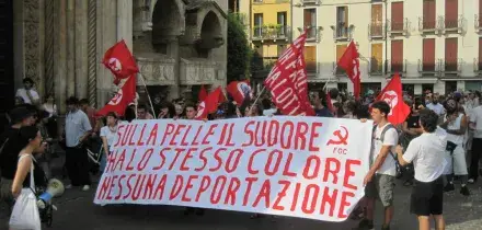 In 500 in piazza a Vicenza (con 37 gradi) contro il convegno con Vannacci: &ldquo;&Egrave; una citta antifascista, sfregio farlo parlare qui&rdquo;