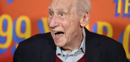 &ldquo;Ho smesso di pensare alla morte dopo i 60 anni. Mi piace vivere e vorrei farlo il pi&ugrave; a lungo possibile&rdquo;: il re della parodia Mel Brooks compie 100 anni