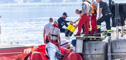 Lago di Vico, in azione rover subacqueo nei fondali per cercare Luigi Cavallari. Acque subito fredde e poca visibilit&agrave;