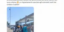 &ldquo;Le pensiline a Roma fanno ombra dietro e non sotto, complimenti a Gualtieri&rdquo;: il post del consigliere leghista scatena i social