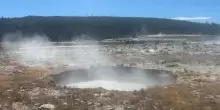Un&rsquo;esplosione, poi la voragine fumante con acqua che bolliva &ldquo;vigorosamente&rdquo;: gli scienziati spiegano cosa &egrave; successo al Parco Nazionale di Yellowstone