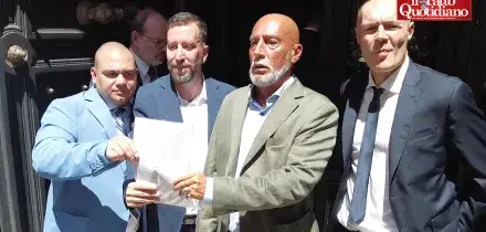 Remigrazione, Casapound e Riconquista depositano a Montecitorio 132mila firme: &ldquo;Non c&rsquo;&egrave; quella di Vannacci. L&rsquo;Italia non ha bisogno di generali&rdquo;
