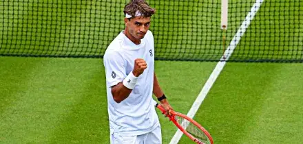 Wimbledon, Cobolli parte male e poi rimonta contro Navone: &egrave; al secondo turno. &ldquo;Non mi sono sentito benissimo oggi&rdquo;