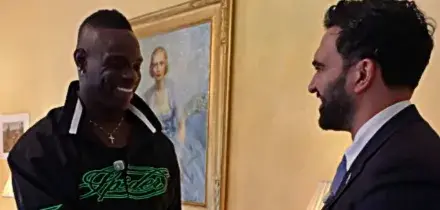 Mamdani riceve Balotelli a New York: &ldquo;Volevo indossare una maglia con la scritta &lsquo;Why always me?&rdquo; &ndash; Video