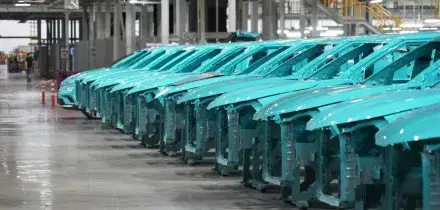 Mercato auto Italia, accelerazione a giugno e semestre a +9,6%. Ma pesano km zero e incentivi