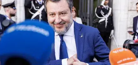 Il Piano casa &egrave; legge con la fiducia, Salvini: &ldquo;Ora si deve correre&rdquo;. Le organizzazioni degli inquilini: &ldquo;Inadeguato all&rsquo;emergenza&rdquo;
