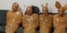 &ldquo;Vediamo se ora ridono&rdquo;. Organizza una trappola ai ladri che continuano a svaligiargli casa: legati e vestiti da Teletubbies, il video della &ldquo;vendetta&rdquo; &egrave; virale