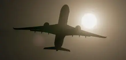 Malore in volo per un pilota italiano, Airbus Emirates atterra d&rsquo;emergenza al Cairo