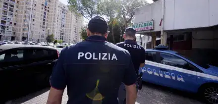 Sparatoria nella notte a Napoli, ucciso un 33enne a bordo di uno scooter con un colpo d&rsquo;arma da fuoco