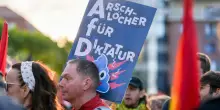Germania, 20 mila persone in piazza contro il congresso dell&rsquo;estrema destra di AfD. Weidel: &ldquo;Non ci fermerete, saremo sempre pi&ugrave; forti&rdquo;