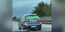 &ldquo;Mio figlio non &egrave; ancora guarito, ma il tumore risponde. Nessun trionfalismo, volevo dare speranza a chi vive questo calvario&rdquo;: parla il pap&agrave; dell&rsquo;auto con la scritta virale &ldquo;Ultima chemio&rdquo;
