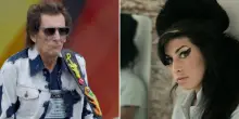 &ldquo;Lei mi chiedeva &lsquo;che faccio?&rsquo; e io le ho detto &lsquo;tutti sanno che nella bottiglietta hai la vodka. Rimettiti in sesto e sali sul palco&rdquo;: cos&igrave; Ronnie Wood a Amy Winehouse