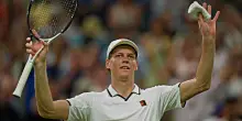 Sinner gioca quasi con cautela (6,5), Cobolli conferma la sua dimensione (7). Bocciati Darderi e Arnaldi &ndash; Le pagelle degli italiani a met&agrave; Wimbledon