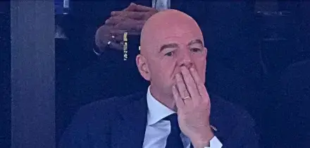 Il caso Balogun arriva nei palazzi di Bruxelles. Gli eurodeputati: &ldquo;Fifa indaghi su Infantino&rdquo;. La federcalcio tedesca: &ldquo;Il caso non va archiviato&rdquo;