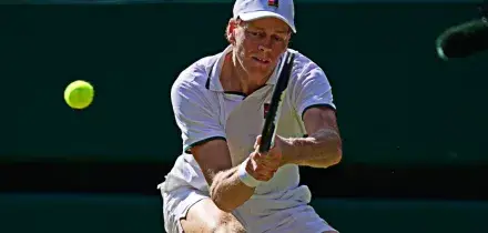 Wimbledon, &egrave; il giorno di Sinner: affronta Struff per un posto in semifinale | La diretta del match