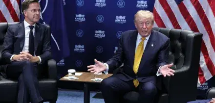 Vertice Nato &ndash; Trump insiste: &ldquo;L&rsquo;Italia pessima sulle basi. La Spagna &egrave; senza speranza, niente pi&ugrave; affari&rdquo;. E ribadisce: &ldquo;Groenlandia grande problema&rdquo;