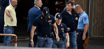 &ldquo;Non sono stato io, non ho idea del movente&rdquo;: Lavitola in Procura nega le accuse sull&rsquo;attentato a Ranucci