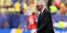 &ldquo;Gli straccerei subito il contratto&rdquo;: Romario attacca Ancelotti dopo la sconfitta del Brasile ai Mondiali