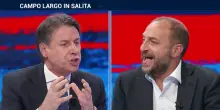 Conte a La7: &ldquo;Dobbiamo mandare questo governo a casa per imporre una svolta negoziale anche in Ucraina&rdquo;. Scontro con Fittipaldi