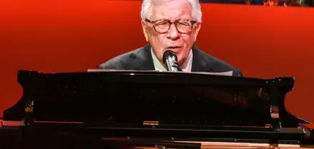 Peppino Di Capri morto, il ministro Mazzi: &ldquo;Dedicheremo a lui il cammino per il riconoscimento della canzone napoletana a patrimonio dell&rsquo;umanit&agrave;&rdquo;