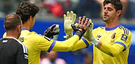 Belgio, scoppia il caso Courtois. Il portiere contro Garcia dopo il cambio: &ldquo;Gli ho detto che volevo continuare&rdquo;. Poi minaccia l&rsquo;addio alla Nazionale