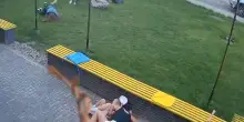 Attacchi su Sumy, le bombe cadono tra i civili in un parco e a pochi passi da un bar &ndash; Le immagini