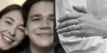 Niente diamanti n&eacute; gioielli di famiglia: Samuel Chatto, il figlio della cugina di Re Carlo chiede la mano della fidanzata con un anello di porcellana fatto da lui stesso